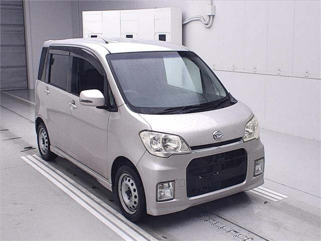 DAIHATSU TANTO — фото