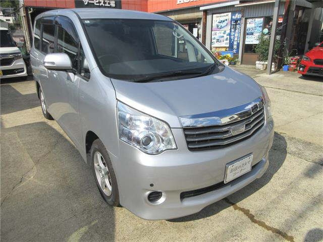 TOYOTA NOAH — фото
