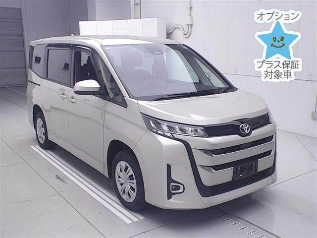 TOYOTA NOAH — фото
