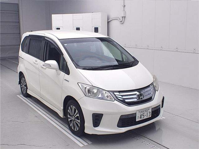 HONDA FREED — фото