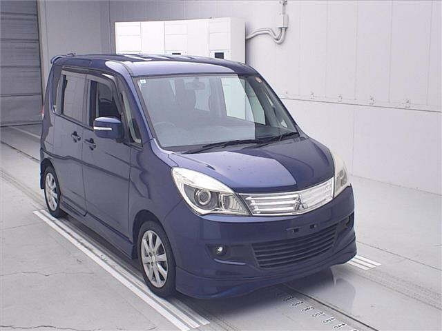 MITSUBISHI DELICA — фото