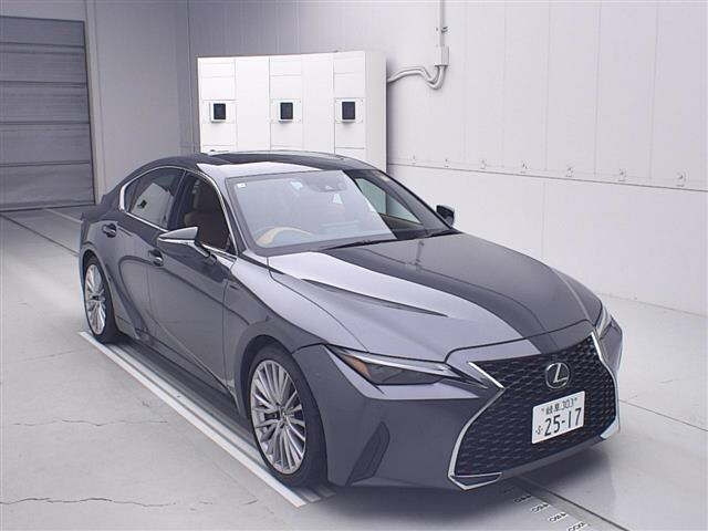LEXUS IS — фото