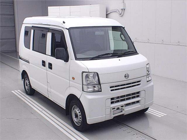 NISSAN CLIPPER — фото
