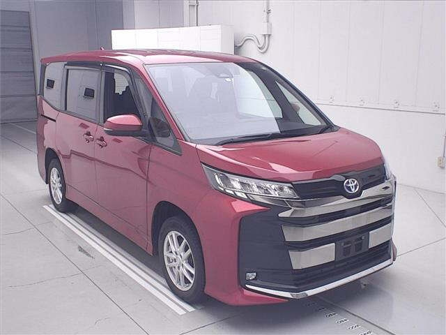 TOYOTA NOAH — фото