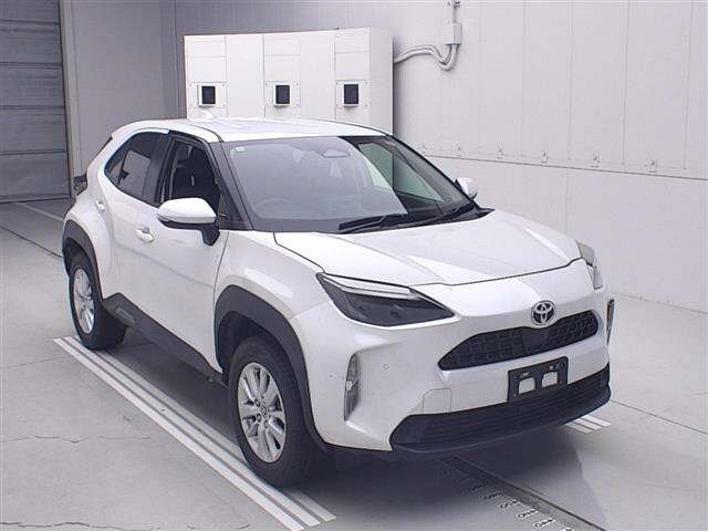 TOYOTA YARIS — фото