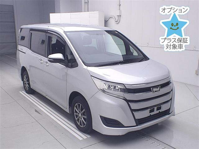 TOYOTA NOAH — фото