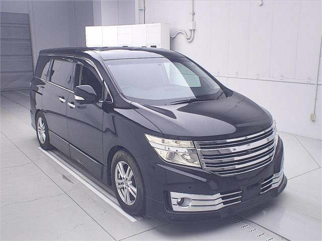 NISSAN ELGRAND — фото