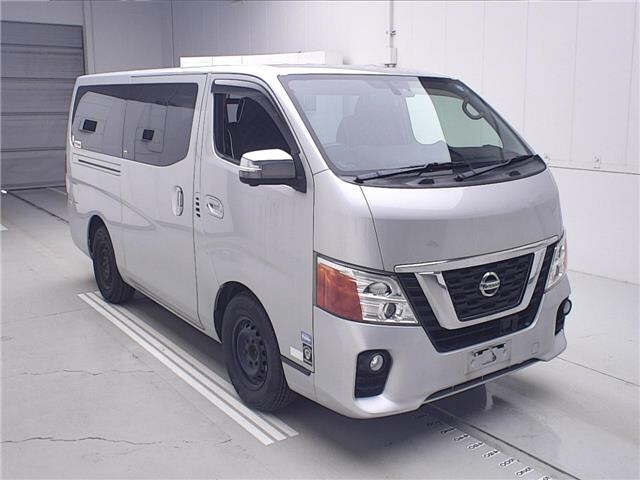 NISSAN CARAVAN — фото
