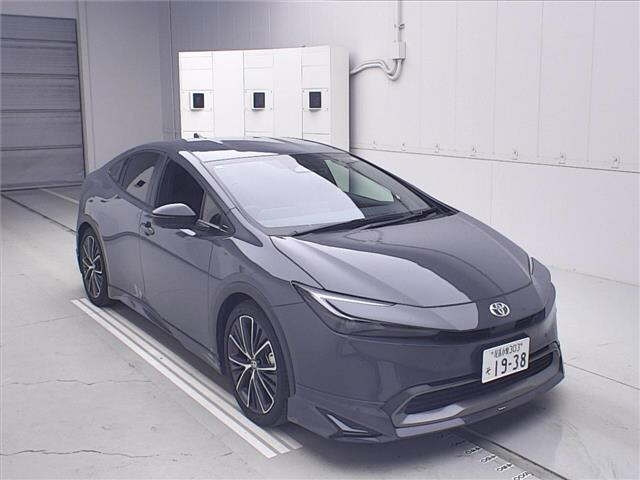TOYOTA PRIUS — фото