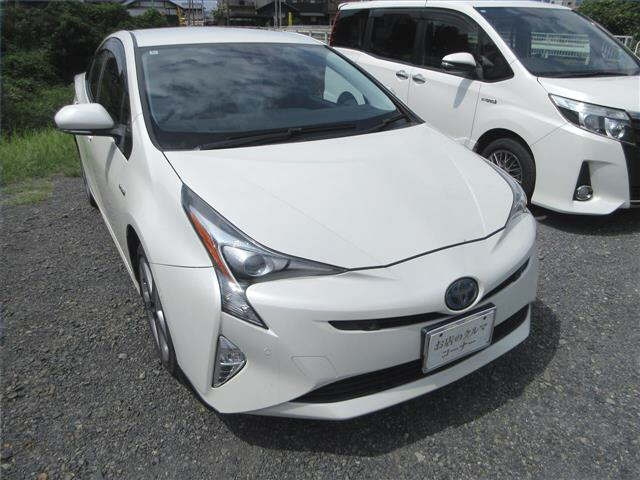 TOYOTA PRIUS — фото