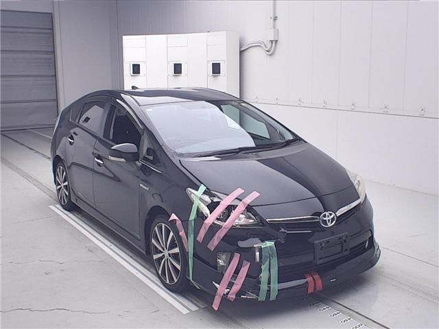 TOYOTA PRIUS — фото