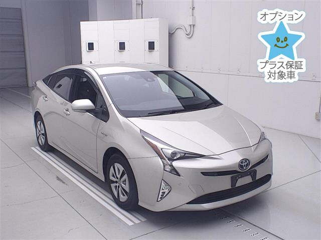 TOYOTA PRIUS — фото