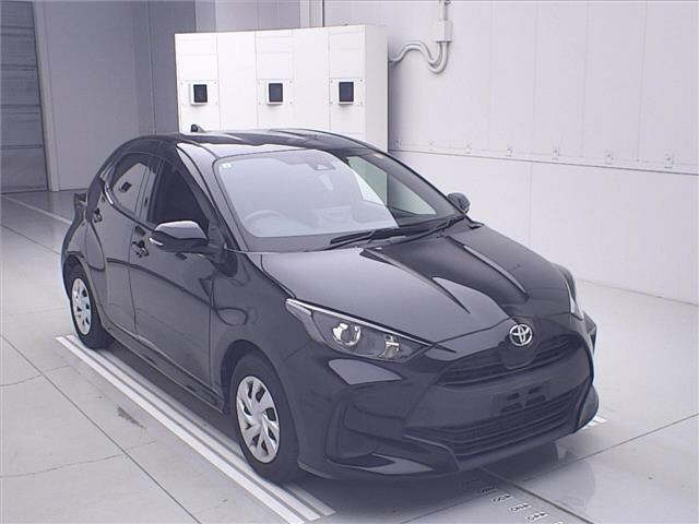 TOYOTA YARIS — фото