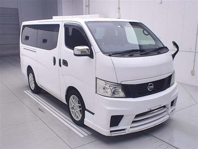 NISSAN CARAVAN — фото
