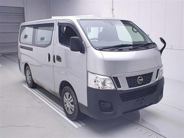 NISSAN CARAVAN — фото