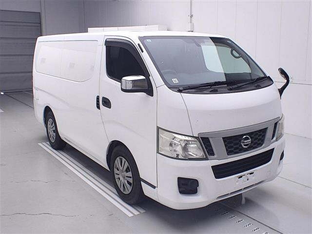 NISSAN CARAVAN — фото