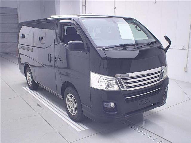 NISSAN CARAVAN — фото