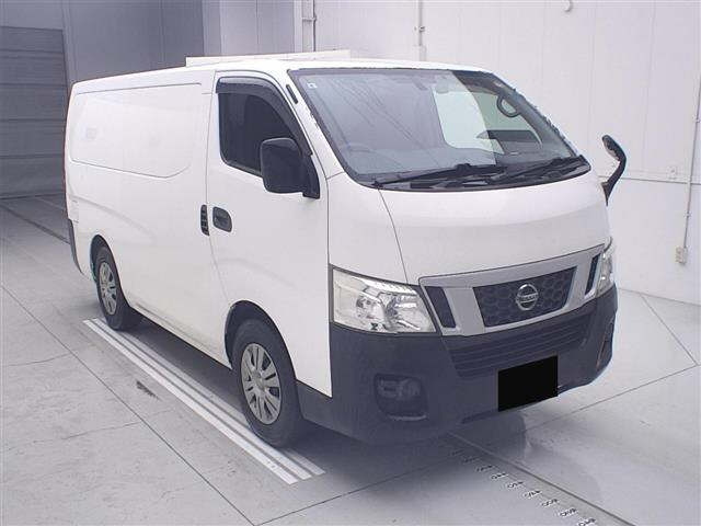 NISSAN CARAVAN — фото
