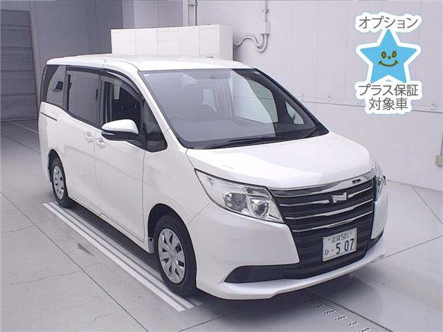 TOYOTA NOAH — фото