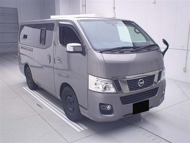 NISSAN CARAVAN — фото