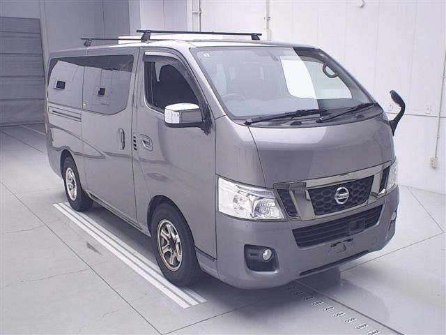 NISSAN CARAVAN — фото