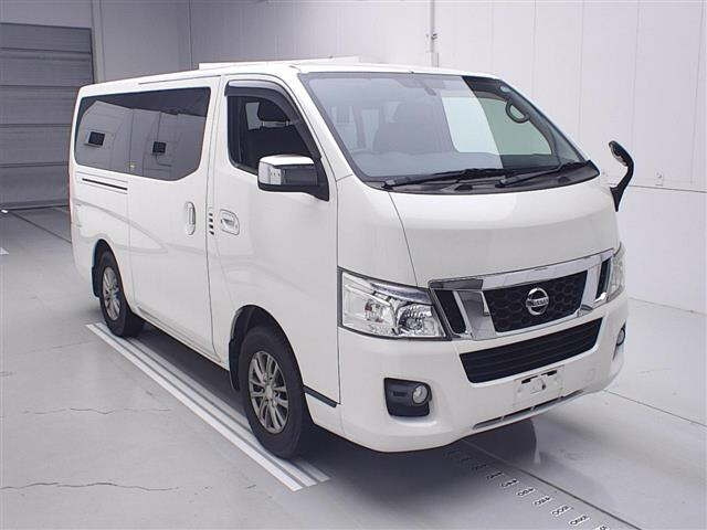 NISSAN CARAVAN — фото