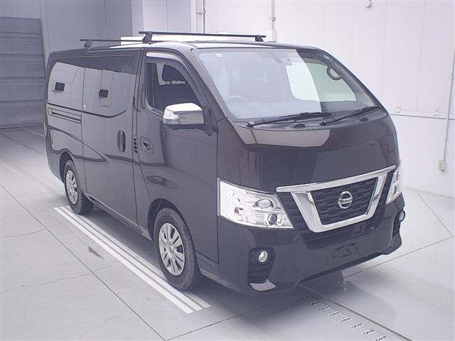 NISSAN CARAVAN — фото
