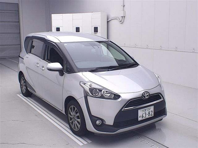 TOYOTA SIENTA — фото