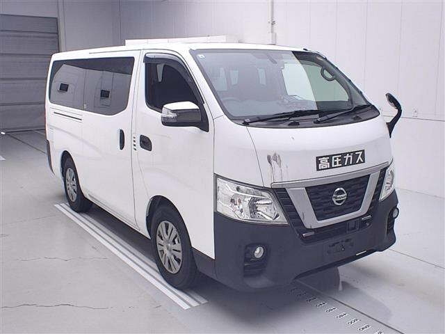 NISSAN CARAVAN — фото