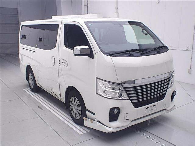 NISSAN CARAVAN — фото