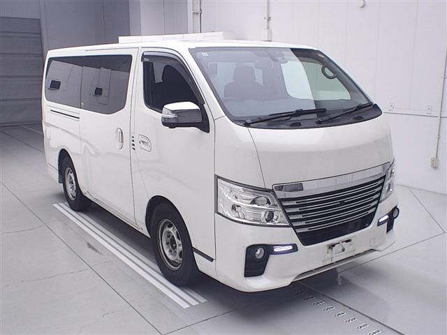 NISSAN CARAVAN — фото