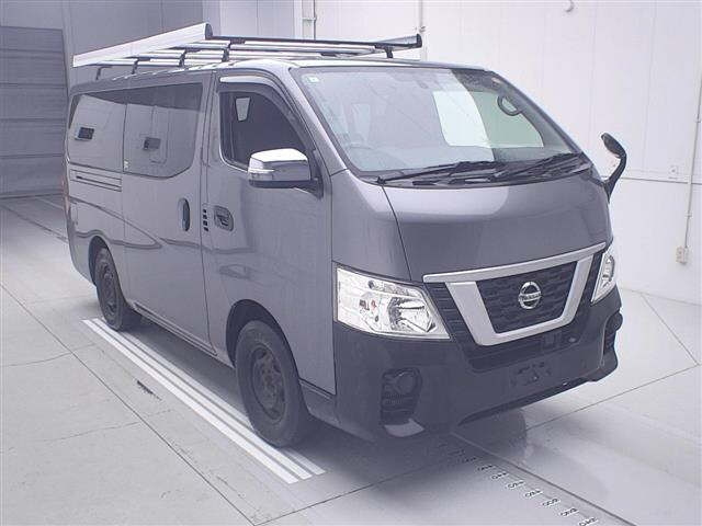 NISSAN CARAVAN — фото