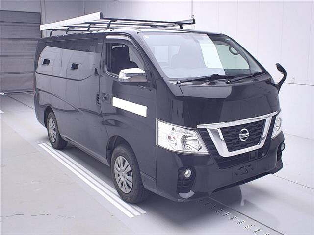 NISSAN CARAVAN — фото