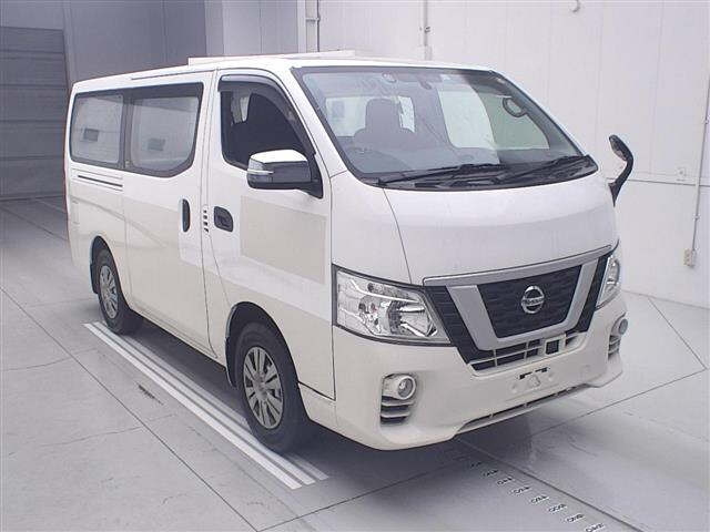 NISSAN CARAVAN — фото