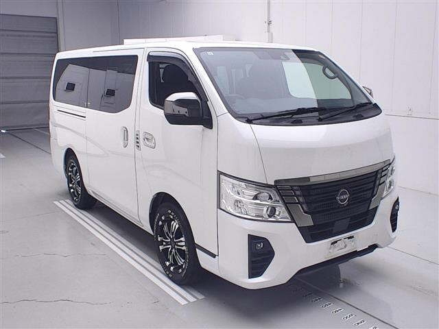 NISSAN CARAVAN — фото