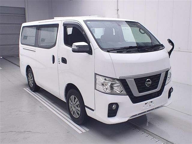 NISSAN CARAVAN — фото