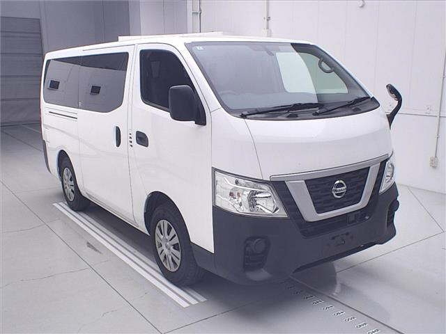 NISSAN CARAVAN — фото