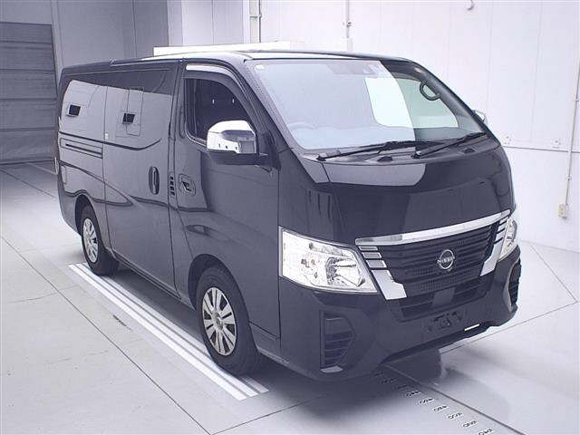 NISSAN CARAVAN — фото