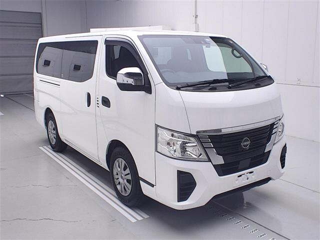 NISSAN CARAVAN — фото