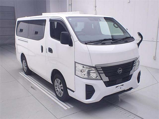 NISSAN CARAVAN — фото