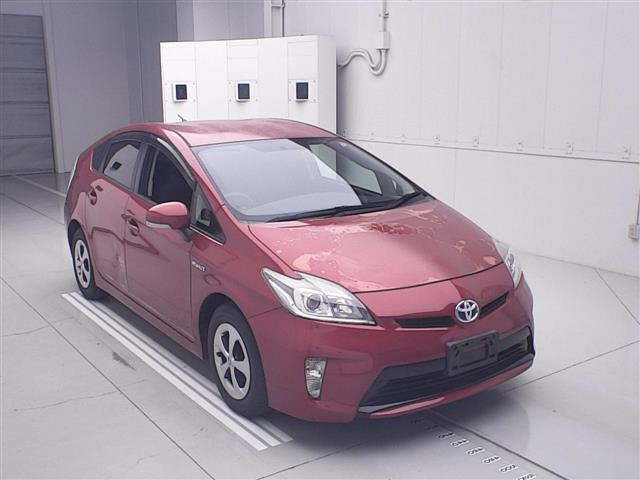 TOYOTA PRIUS — фото