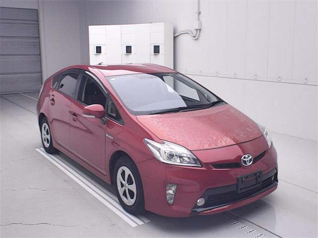 TOYOTA PRIUS — фото