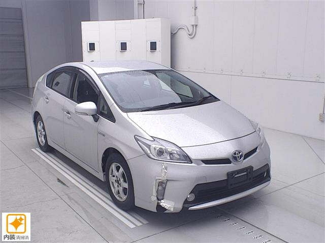 TOYOTA PRIUS — фото