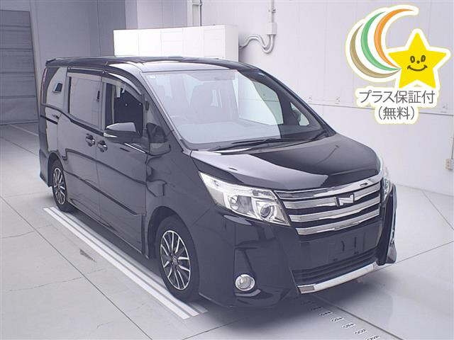 TOYOTA NOAH — фото