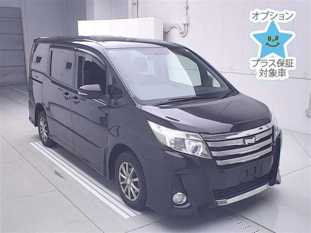 TOYOTA NOAH — фото