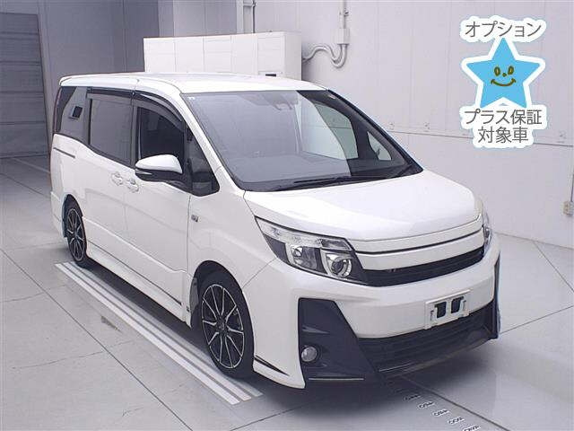 TOYOTA NOAH — фото