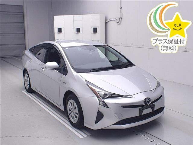TOYOTA PRIUS — фото