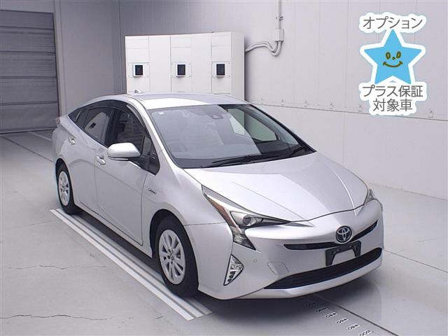 TOYOTA PRIUS — фото