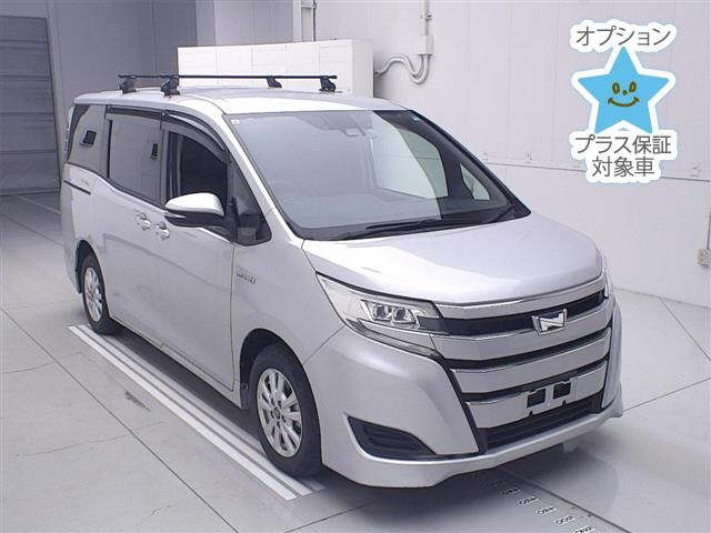 TOYOTA NOAH — фото