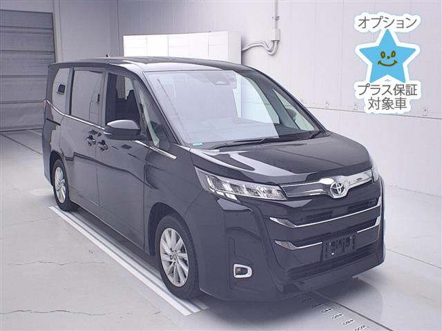 TOYOTA NOAH — фото